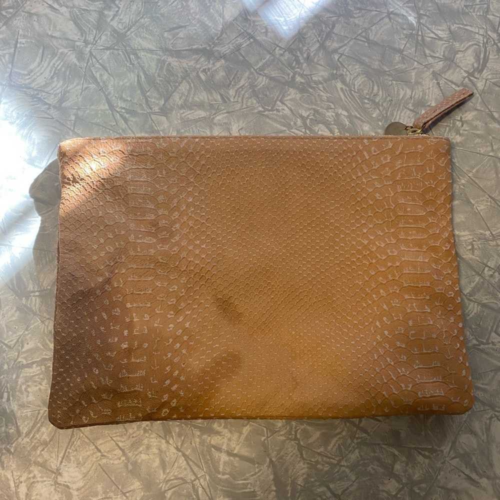 Clare V Pouch - read description